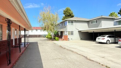 2053 Central Ave in Alameda, CA - Building Photo - Building Photo