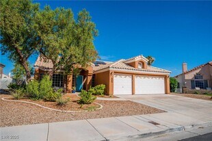 8117 Creek Water Ln in Las Vegas, NV - Building Photo