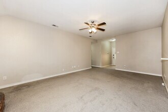 1232 Clay Ln in Seagoville, TX - Foto de edificio - Building Photo