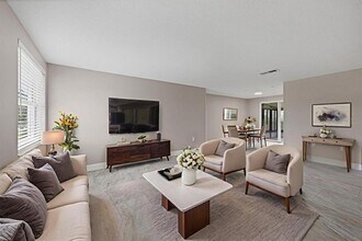 880 Queen Rd in Venice, FL - Building Photo - Building Photo