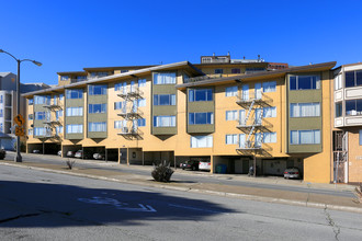 120 Portola Dr in San Francisco, CA - Building Photo - Building Photo