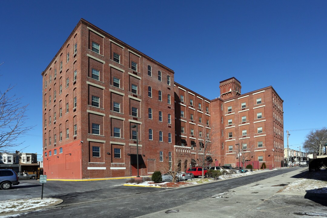 Caribe Towers in Philadelphia, PA - Building Photo