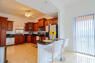 1650 Presidential Way in West Palm Beach, FL - Building Photo - Building Photo