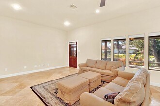 50 Lazy Ln in Kemah, TX - Building Photo - Building Photo
