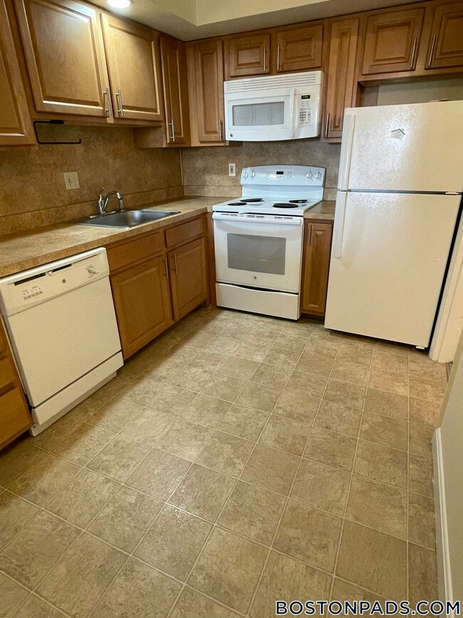 385 Massachusetts Ave, Unit 56