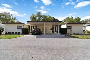 6215 Green View Cir in Sarasota, FL - Building Photo