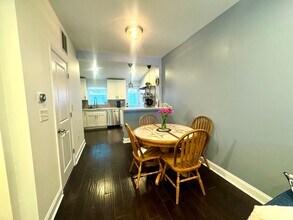 321 Titan St in Philadelphia, PA - Building Photo - Building Photo