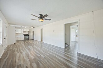 3304 Bluefield Dr in Pasadena, TX - Building Photo - Building Photo