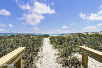 608 Carolina Beach Ave N in Carolina Beach, NC - Building Photo - Building Photo