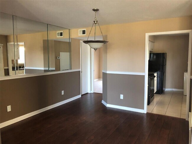 18800 Egret Bay Blvd-Unit -1602 in Houston, TX - Foto de edificio - Building Photo