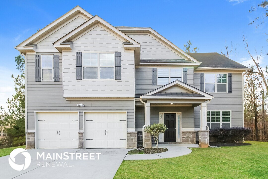 886 Rainsong Way in Atlanta, GA - Building Photo