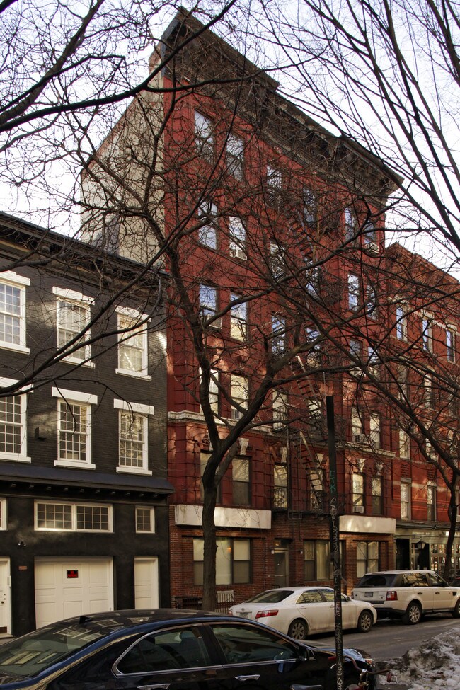 40 Macdougal St in New York, NY - Building Photo - Building Photo