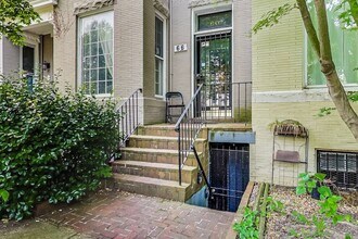 66 V St NW in Washington, DC - Building Photo - Building Photo