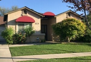 123 Mandalay Ct in Chico, CA - Building Photo