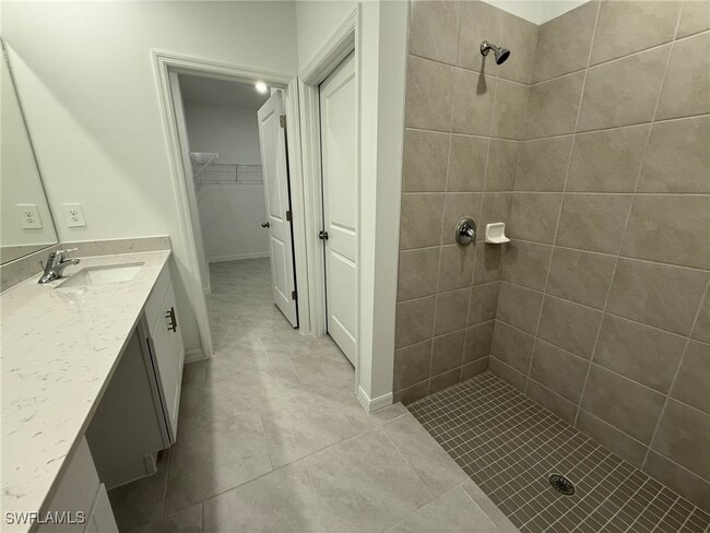 7136 Sugar Pine Way in Ft. Myers, FL - Building Photo - Building Photo