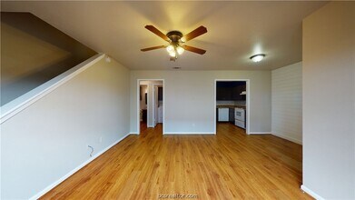 2807 Longmire Dr, Unit A in College Station, TX - Building Photo - Building Photo