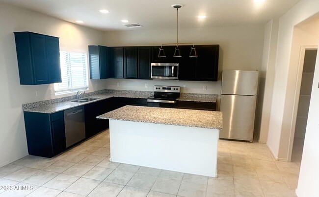 24588 W Flores Dr in Buckeye, AZ - Building Photo - Building Photo