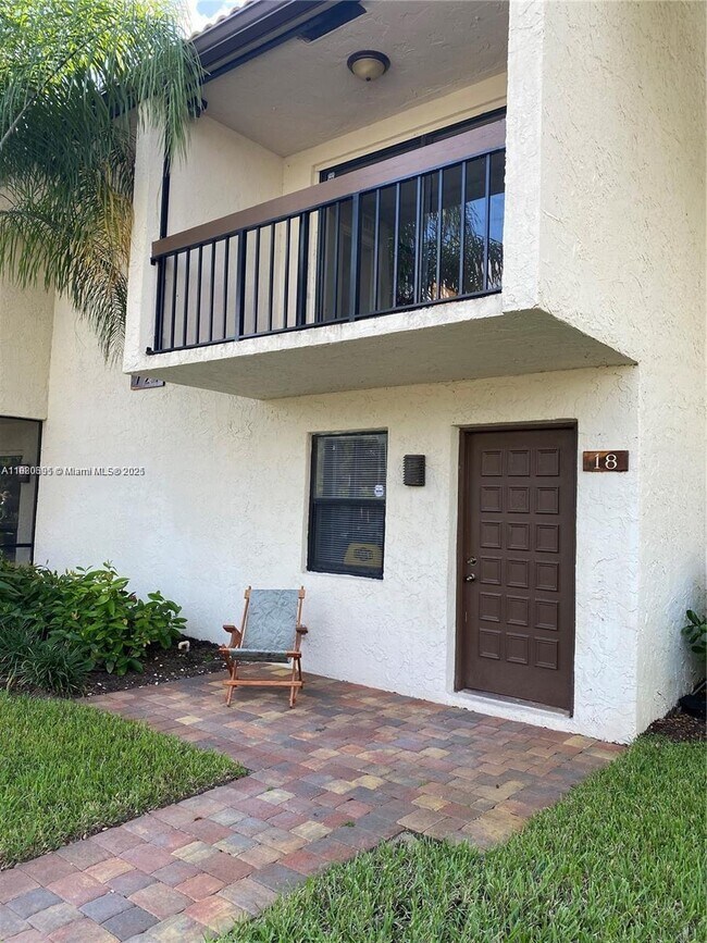 721 SE 1st Way in Deerfield Beach, FL - Building Photo - Building Photo