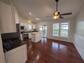 212 Silver Stone Dr in Walkersville, MD - Foto de edificio - Building Photo