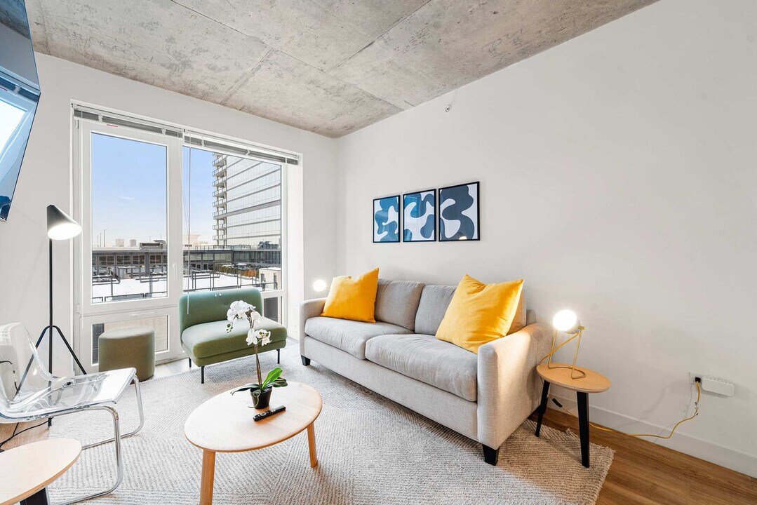 853 W Blackhawk St, Unit FL6-ID1466143P in Chicago, IL - Foto de edificio