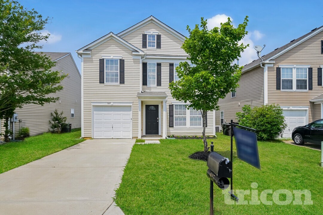 927 Littleton Dr in Concord, NC - Building Photo
