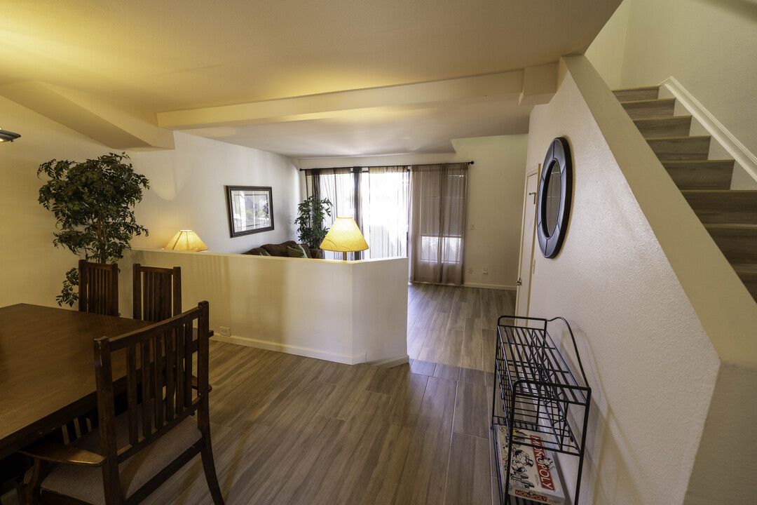 10115 E Mountain View Rd, Unit 2 Bedroom 2.5 Bathroom in Scottsdale, AZ - Building Photo