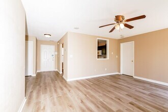 7621 Blue Willow Dr in Indianapolis, IN - Building Photo - Building Photo
