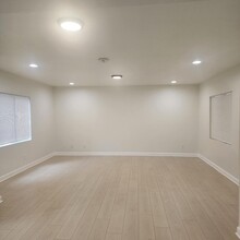 10901 Laurel Canyon Blvd, Unit 104 in San Fernando, CA - Building Photo - Building Photo