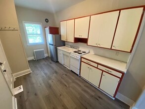 221 8th St S, Unit 4 in La crosse, WI - Building Photo - Building Photo