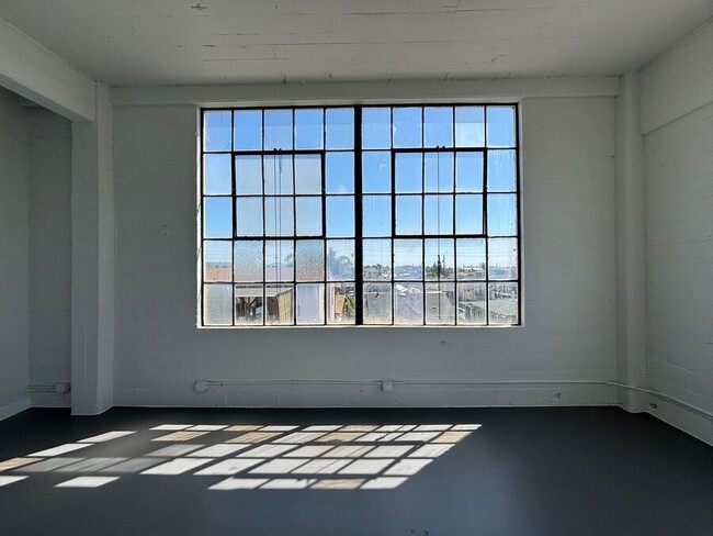 1341 58th Ave in Oakland, CA - Building Photo - Building Photo