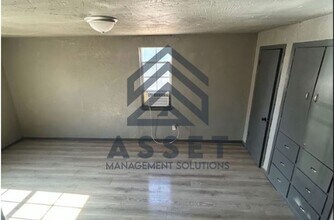 129 SE 52nd St in Oklahoma City, OK - Foto de edificio - Building Photo