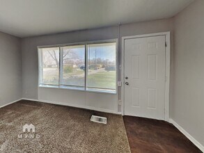 2620 Eagledale Dr in Indianapolis, IN - Foto de edificio - Building Photo