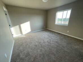 403 Pear Dr in Tieton, WA - Building Photo - Building Photo