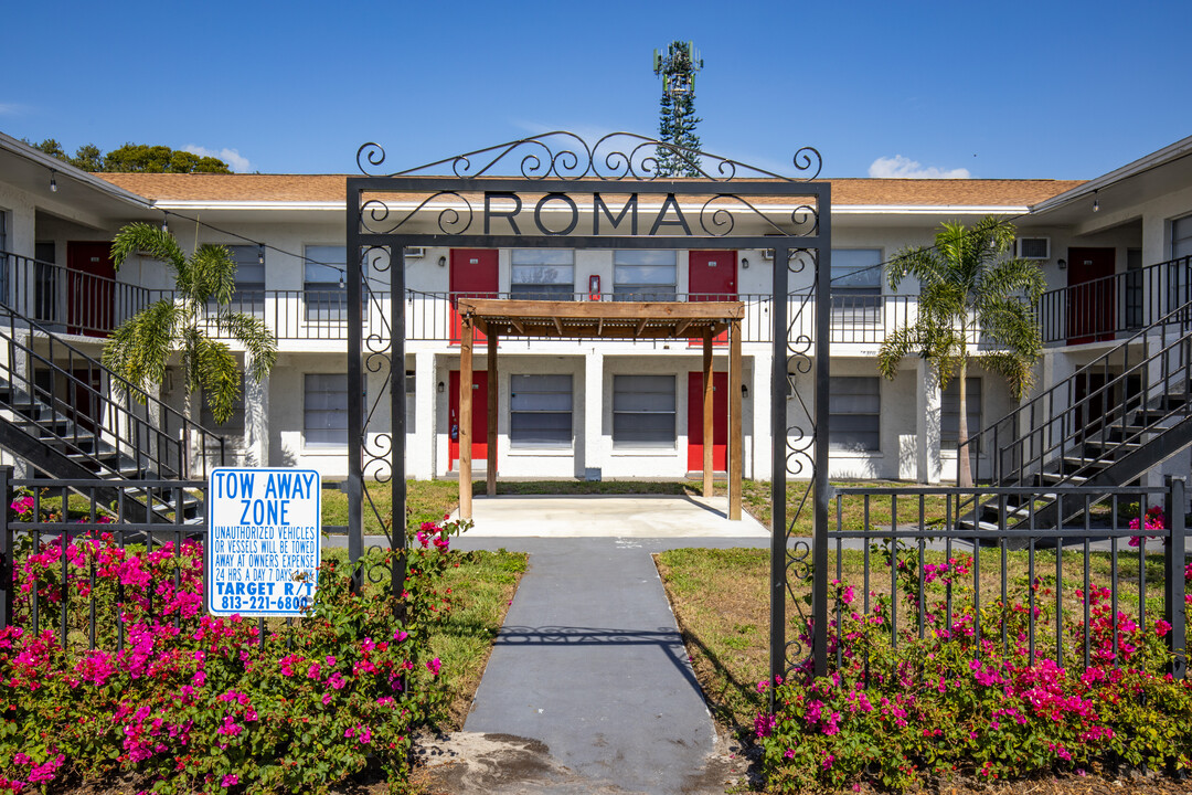 Roma On Dale Mabry II in Tampa, FL - Building Photo