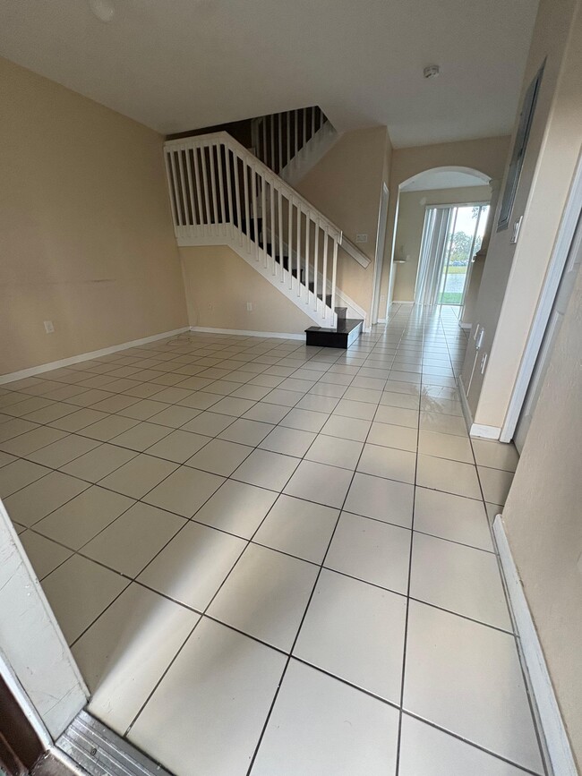 2755 SE 15th Rd in Homestead, FL - Building Photo - Building Photo