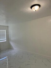 15990 NE 19th Ct-Unit -3 in North Miami Beach, FL - Building Photo - Building Photo