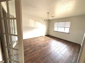 3301 NW 64th St in Oklahoma City, OK - Foto de edificio - Building Photo