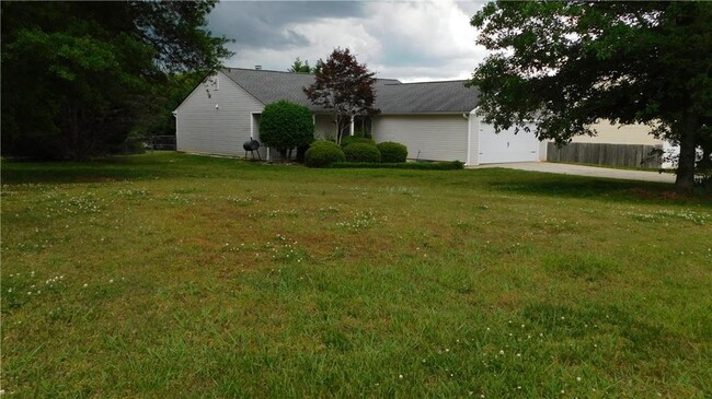 1562 Langdon Park Dr in Winder, GA - Building Photo - Building Photo