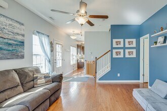 301 Shirebrook Cir in Spring Hill, TN - Foto de edificio - Building Photo