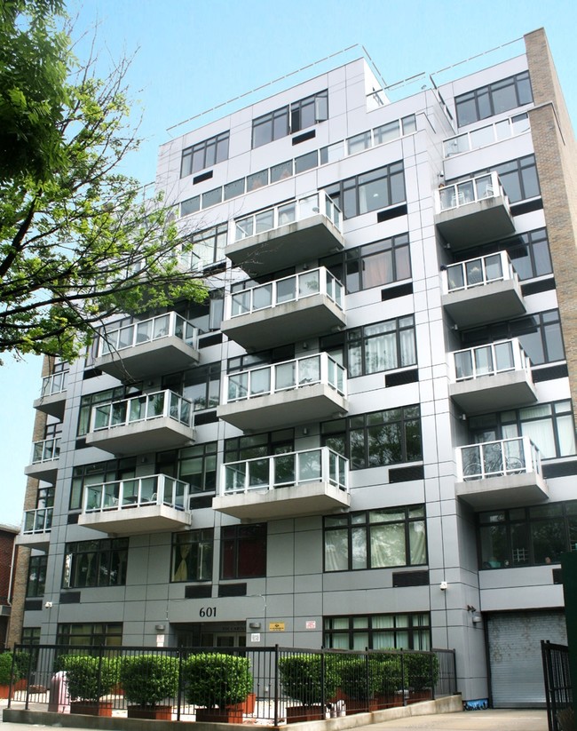The Caroline in Brooklyn, NY - Building Photo - Building Photo