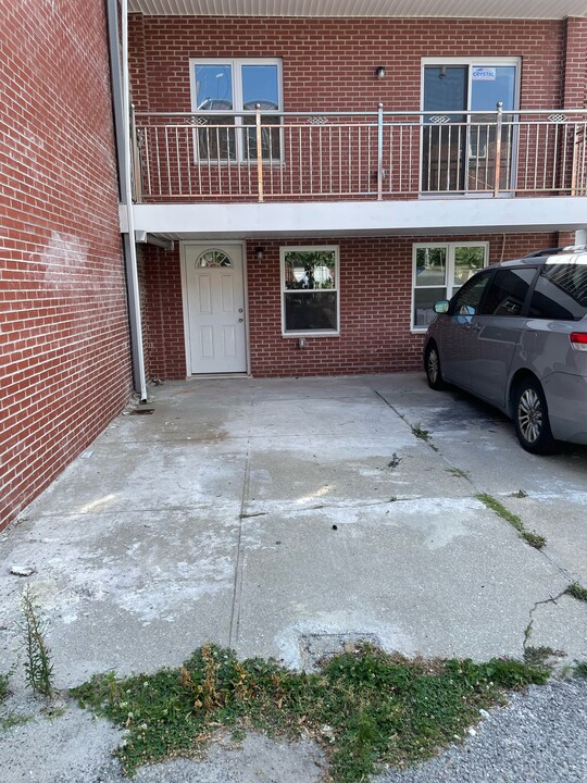 5179 Gorsline St in Elmhurst, NY - Building Photo