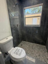 1946 NE 167th St in North Miami Beach, FL - Building Photo - Building Photo