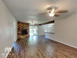 612 S Rough Creek Ct in Granbury, TX - Building Photo - Building Photo