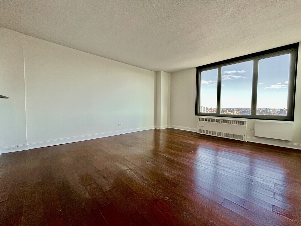 3333 Broadway, Unit E25D in New York, NY - Building Photo