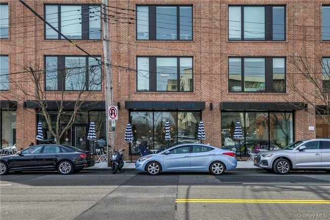 110 Chatsworth Ave in Larchmont, NY - Building Photo - Building Photo