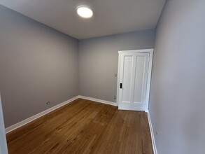 5705 N Clark St in Chicago, IL - Building Photo - Building Photo