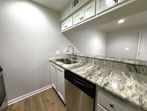 5333 Richmond Ave in Houston, TX - Building Photo - Building Photo