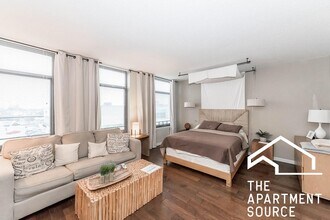 353 N Desplaines St in Chicago, IL - Building Photo - Building Photo