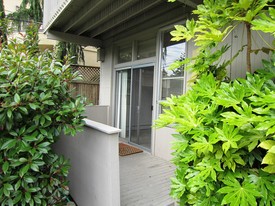 714 1st St S, Unit A in Kirkland, WA - Foto de edificio - Building Photo