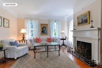 2214 Montauk Hwy in Bridgehampton, NY - Building Photo - Building Photo